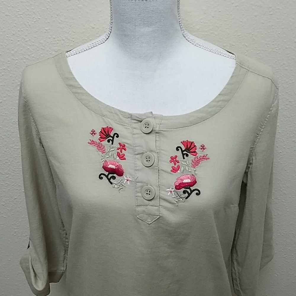 EDDIE BAUER EMBROIDERED BLOUSE